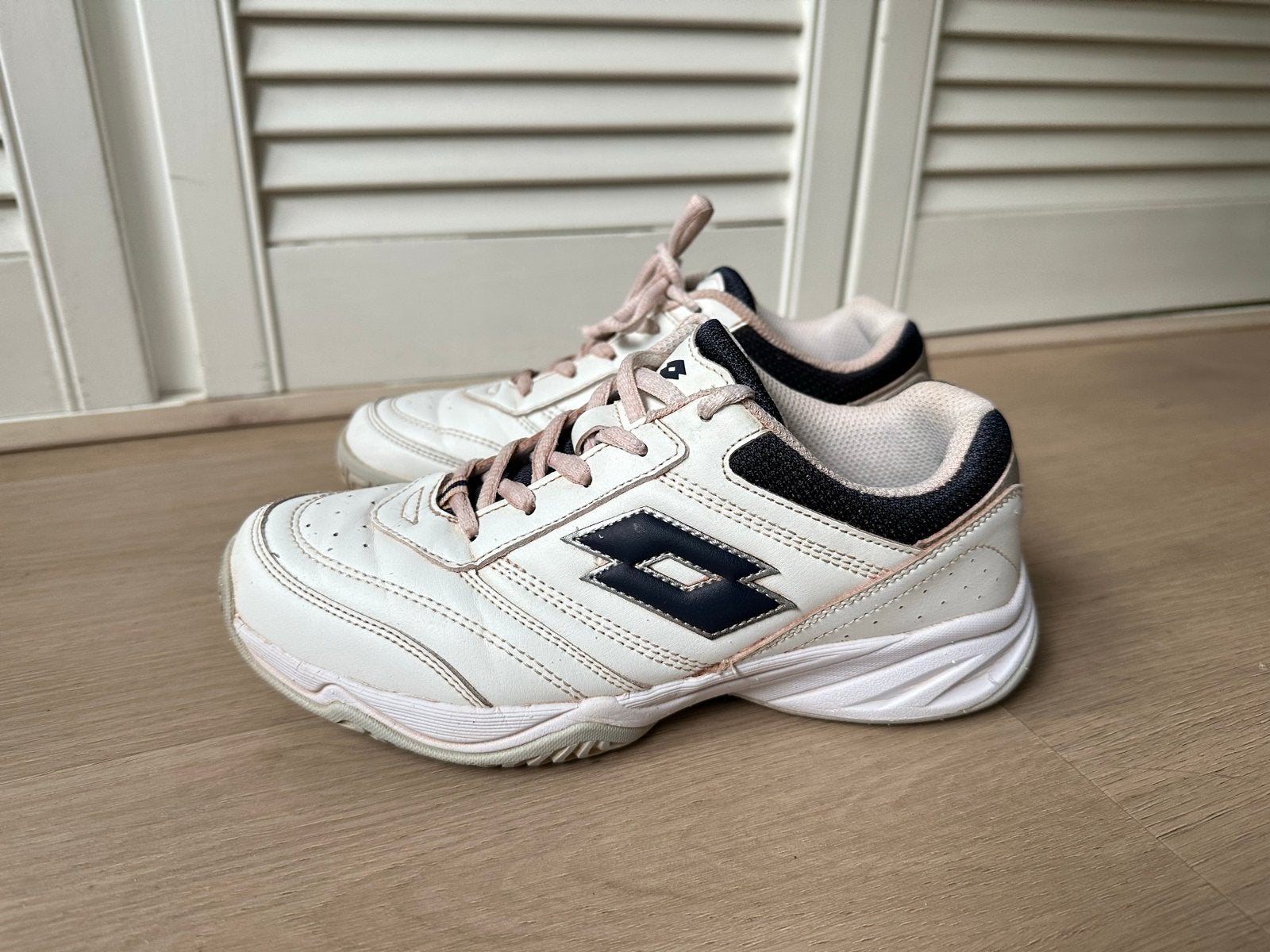 Tennisschoenen maat 37 - Zo goed als nieuw, Sport en Fitness, Tennis, Overige merken, L00, Schoenen, Ophalen of Verzenden
