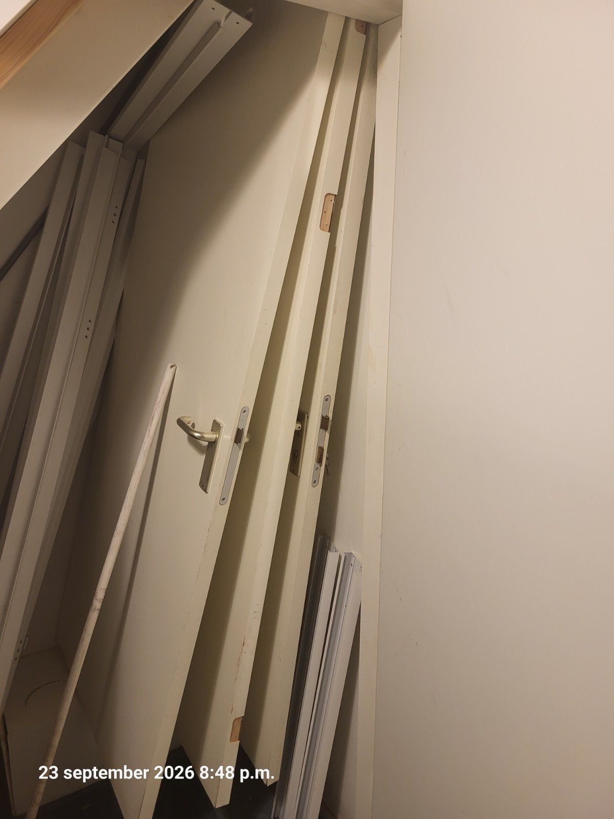 2 massieve deuren met kozijnen, met cilinderslot, Ophalen, Gebruikt, Binnendeur, 200 tot 215 cm