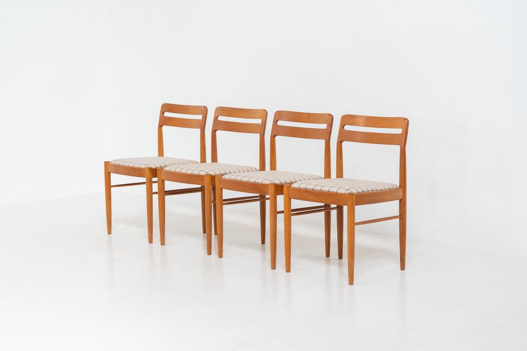 Set vintage stoelen van H.W. Klein voor Bramin, Huis en Inrichting, Stoelen, Ophalen of Verzenden, Zo goed als nieuw, Bruin