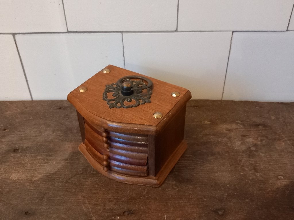 antieke houder voor onderzetters, hout, kurk, uit Frankrijk, Ophalen