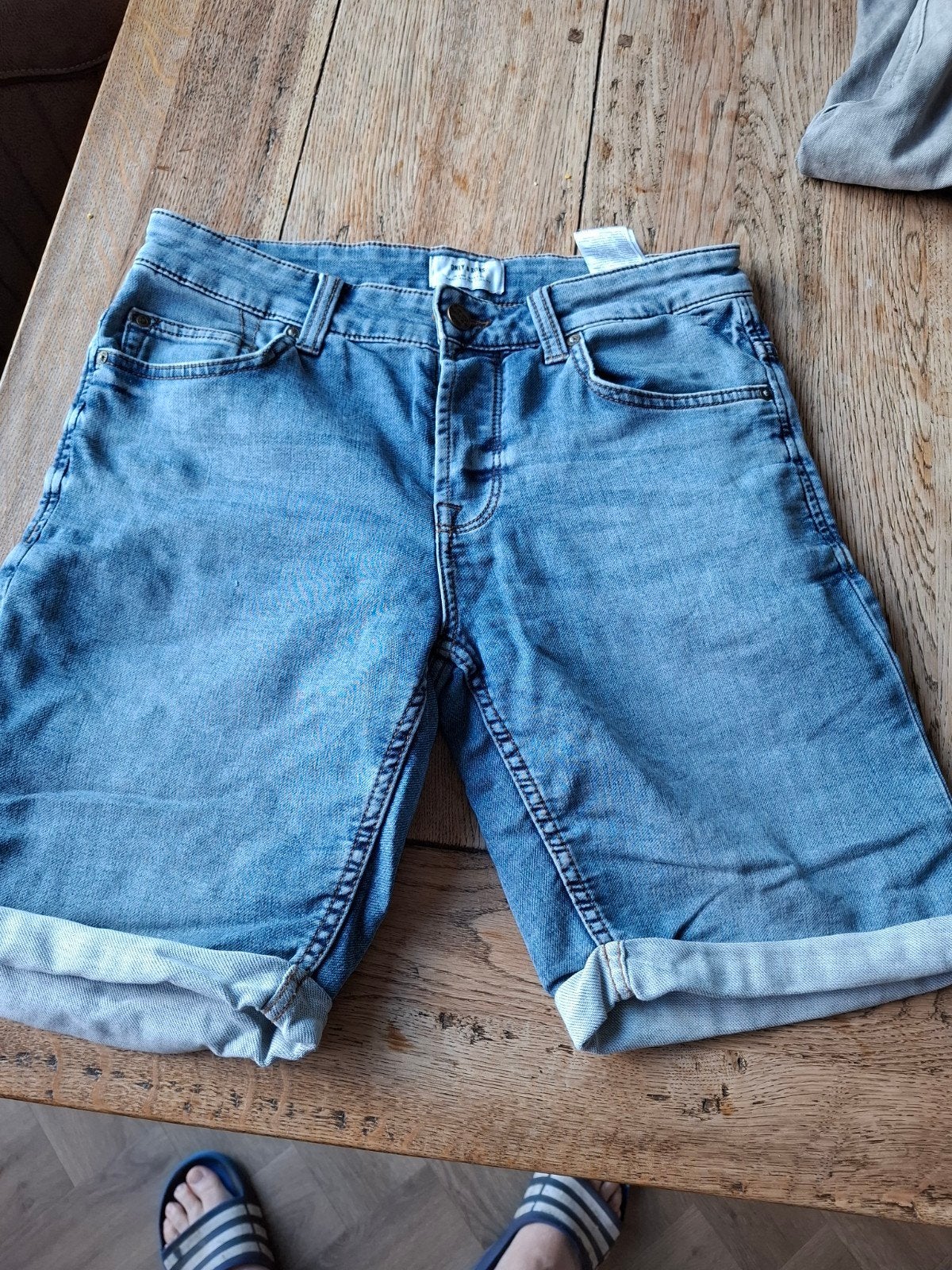 Korte stretch spijkerbroek met omslag. In mooie staat., Ophalen of Verzenden, Gedragen, Only & Sons, Maat 48/50 (M)