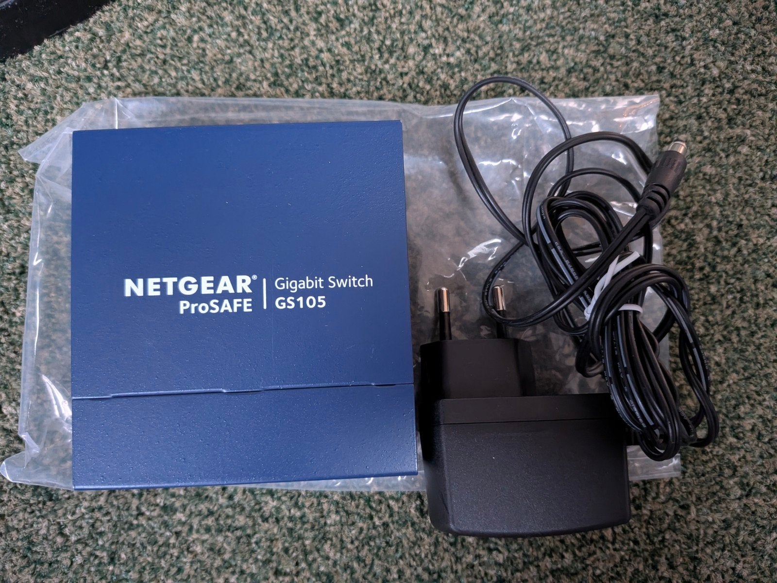NETGEAR ProSAFE GS105v5 5-poorts Gigabit Switch, Computers en Software, Ophalen of Verzenden