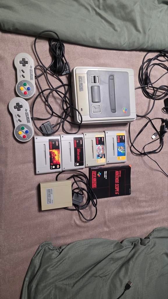 Super nintendo, Spelcomputers en Games, Spelcomputers | Nintendo Super NES, Ophalen of Verzenden, Gebruikt, Met 2 controllers