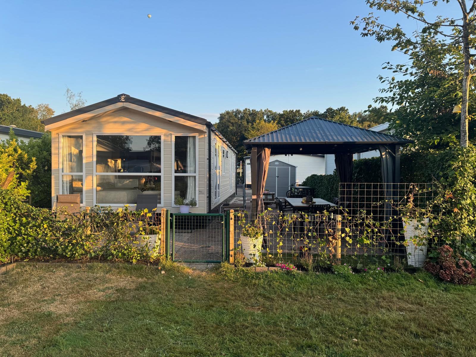 Te huur: 4-persoons chalet op Vakantiepark Ackersate, Caravans en Kamperen, Verhuur