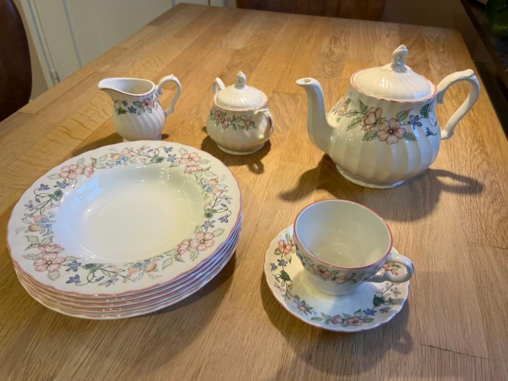 Spring Fields servies by Jenny Rhodes, Ophalen, Overige typen, Zo goed als nieuw, Overige stijlen