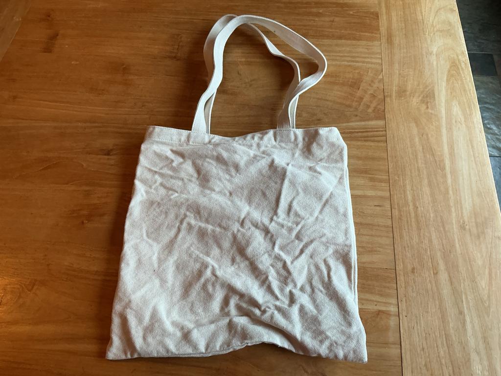 Duifhuizen Tote Bag - "ALL THE STUFF I NEED" - nieuw, Ophalen of Verzenden, Zo goed als nieuw, Beige, Shopper