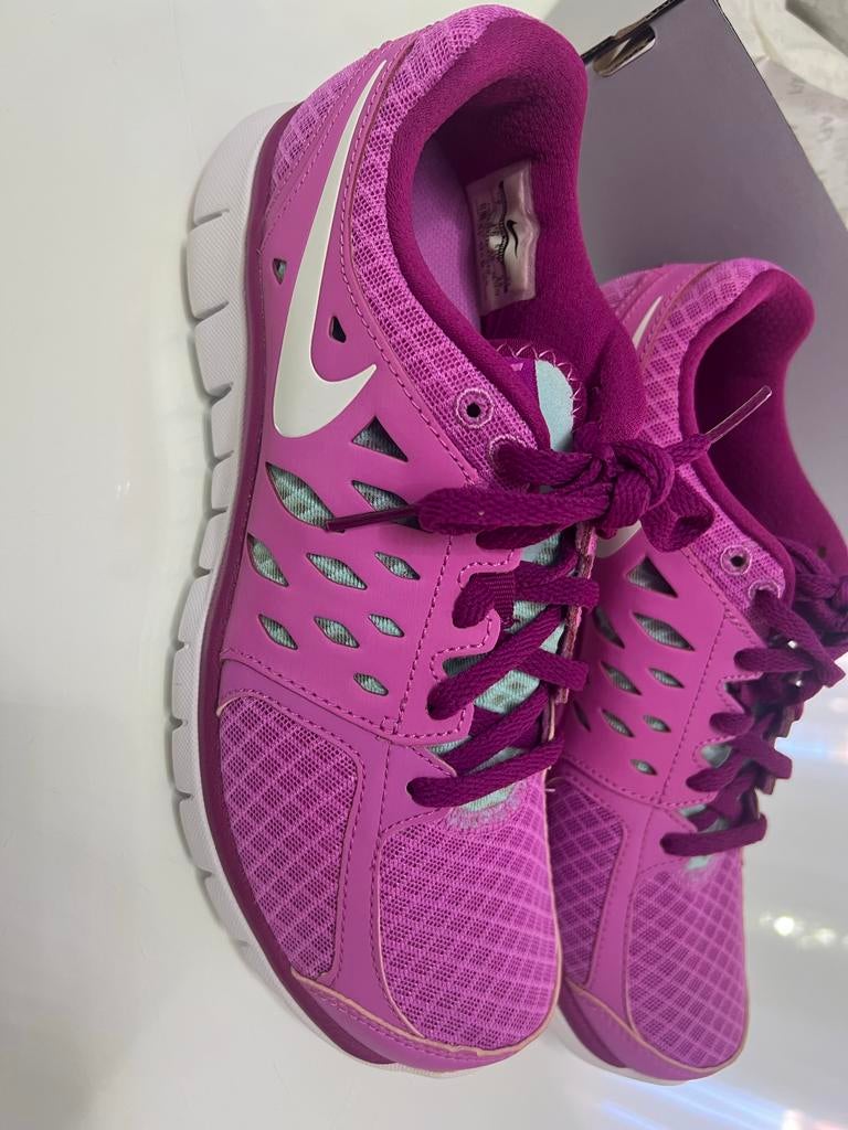 Nieuwe Nike Flex hardloopschoenen - Roze/Paars Maat 38, Kleding | Dames, Schoenen, Ophalen of Verzenden, Nieuw, Roze, Sneakers of Gympen
