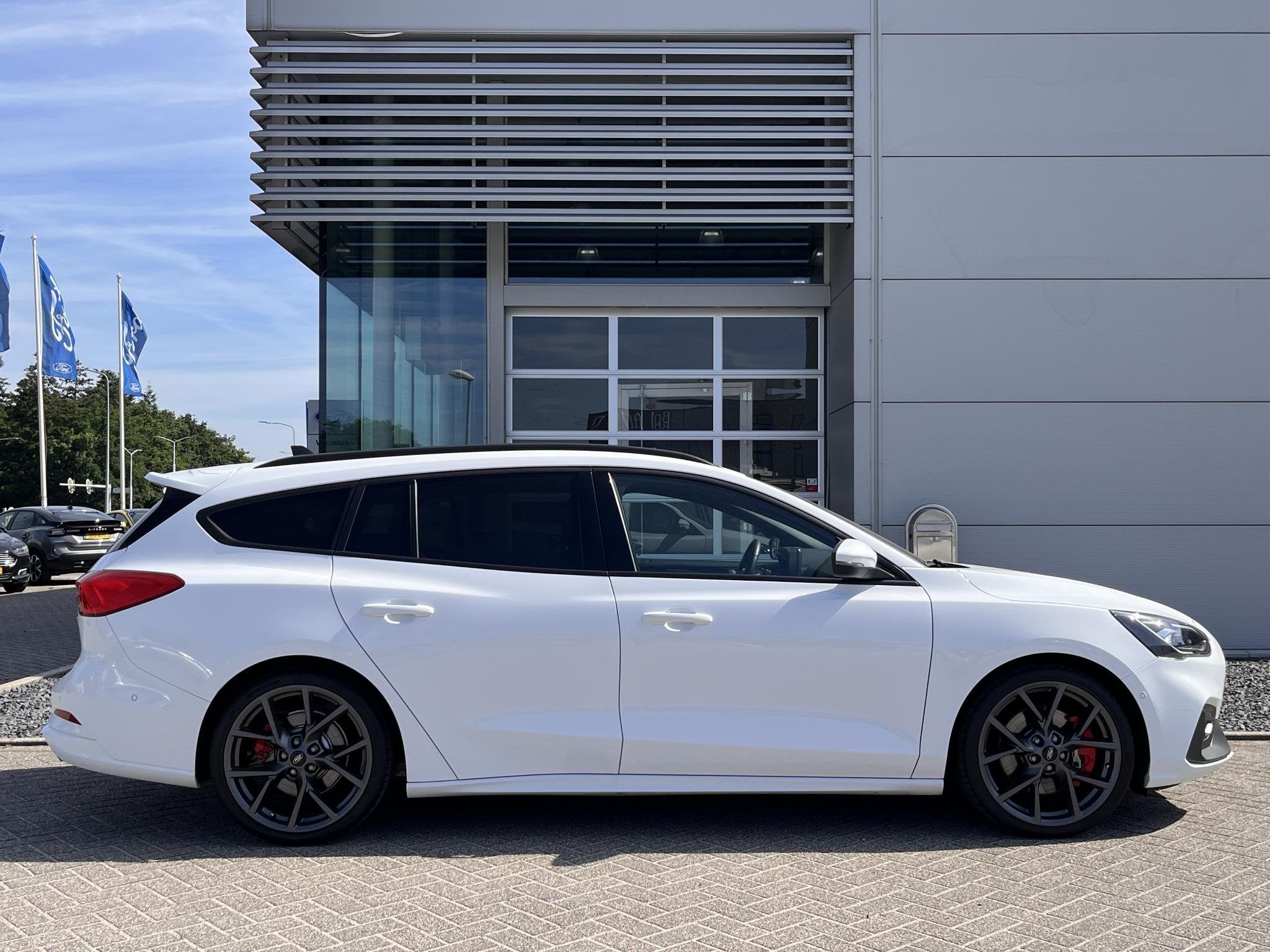 Ford Focus Wagon 2.3 EcoBoost ST-3 Volledig onderhoud | Wint, Auto's, Ford, Gebruikt, Euro 6, 4 cilinders, Leder en Stof