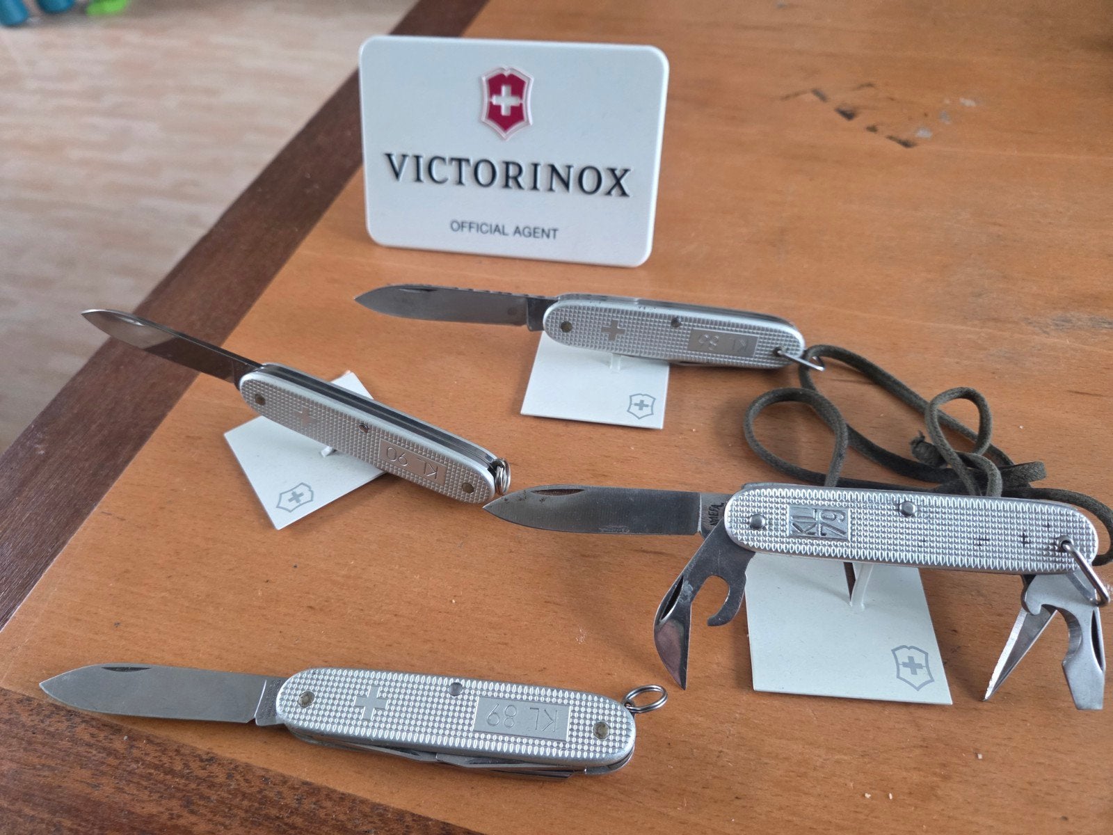 Victorinox Zwitsers zakmes - Diverse modellen, Ophalen of Verzenden, Landmacht, Nederland, Mes of Dolk