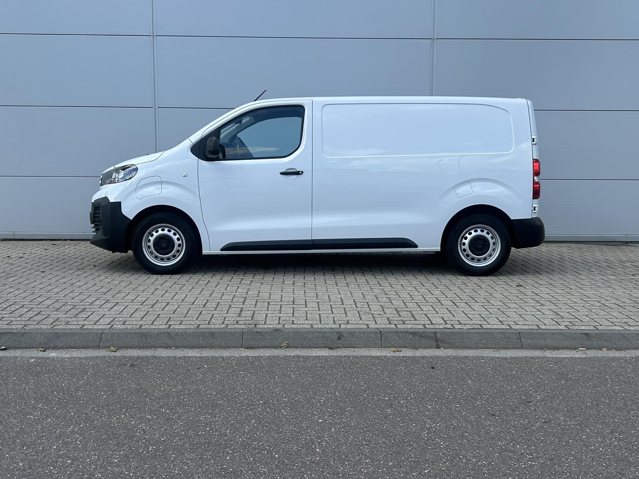 Peugeot e-Expert EV L2 75 kWh | Camera | Navigatie | Verleng, Wit, Origineel Nederlands, 420 min, 75 kWh