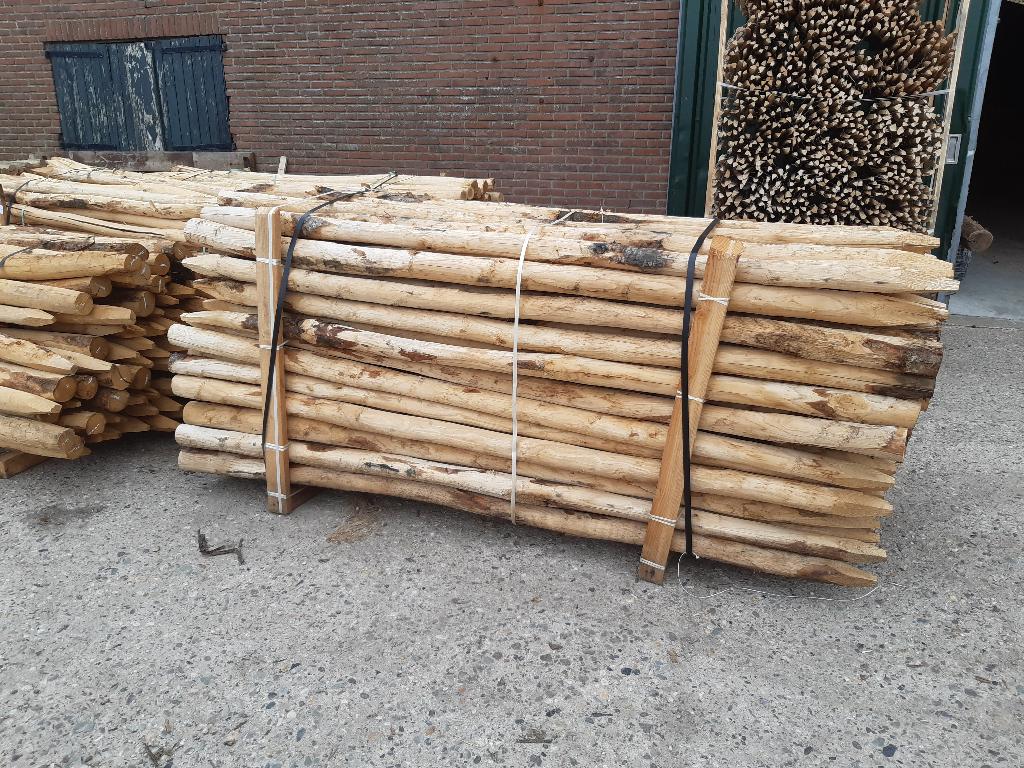 Kastanjehouten palen, heiningpalen, 300cm lang , 10/12cm dik, Tuin en Terras, Palen, Balken en Planken, Ophalen, Nieuw, 250 cm of meer