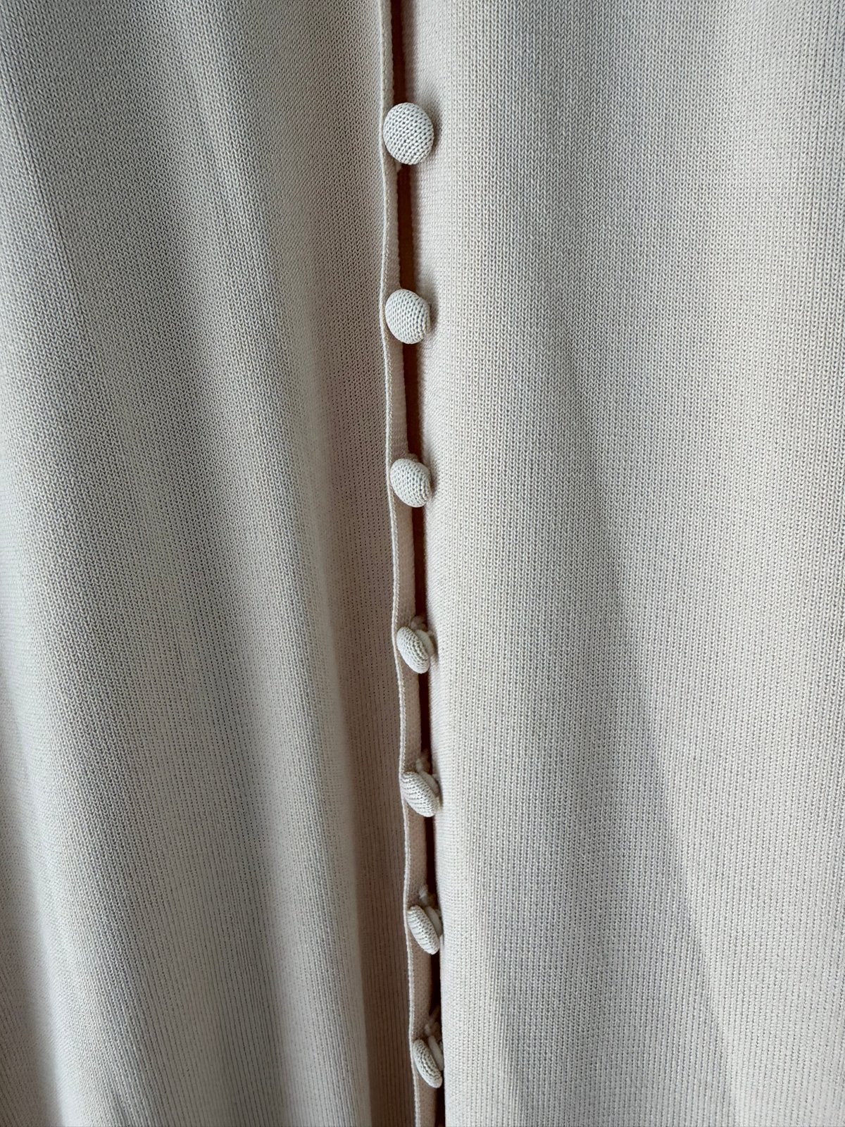 Zara gebreide jurk met knoopjes, zo goed als nieuw, Kleding | Dames, Jurken, Beige, Maat 42/44 (L), Ophalen of Verzenden, Zo goed als nieuw
