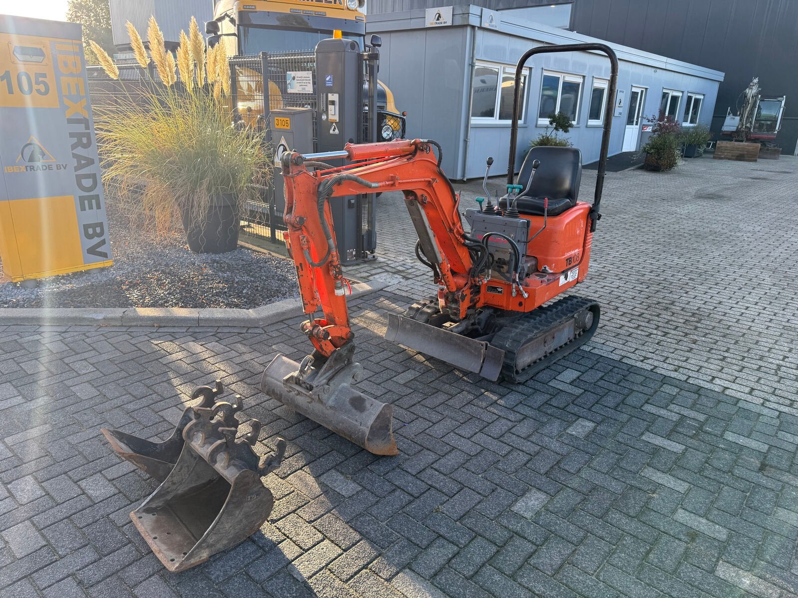 Takeuchi TB108 mini excavator, Graafmachine