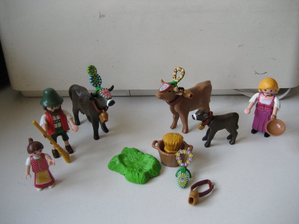 playmobil alpen gezin met koeien, Ophalen of Verzenden, Zo goed als nieuw