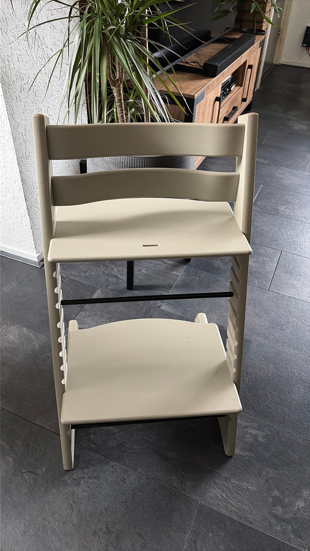 Stokke Tripp Trapp meegroeistoel  grijs nieuw model, Kinderen en Baby's, Kinderstoelen, Ophalen, Gebruikt, Meegroeistoel, Aanschuifbaar