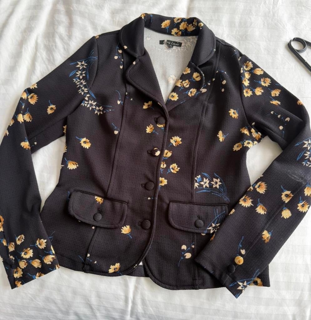 King Louie Jasje met bloemenprint zwart, gele bloemetjes, Kleding | Dames, Jasjes, Kostuums en Pakken, Maat 38/40 (M), Verzenden