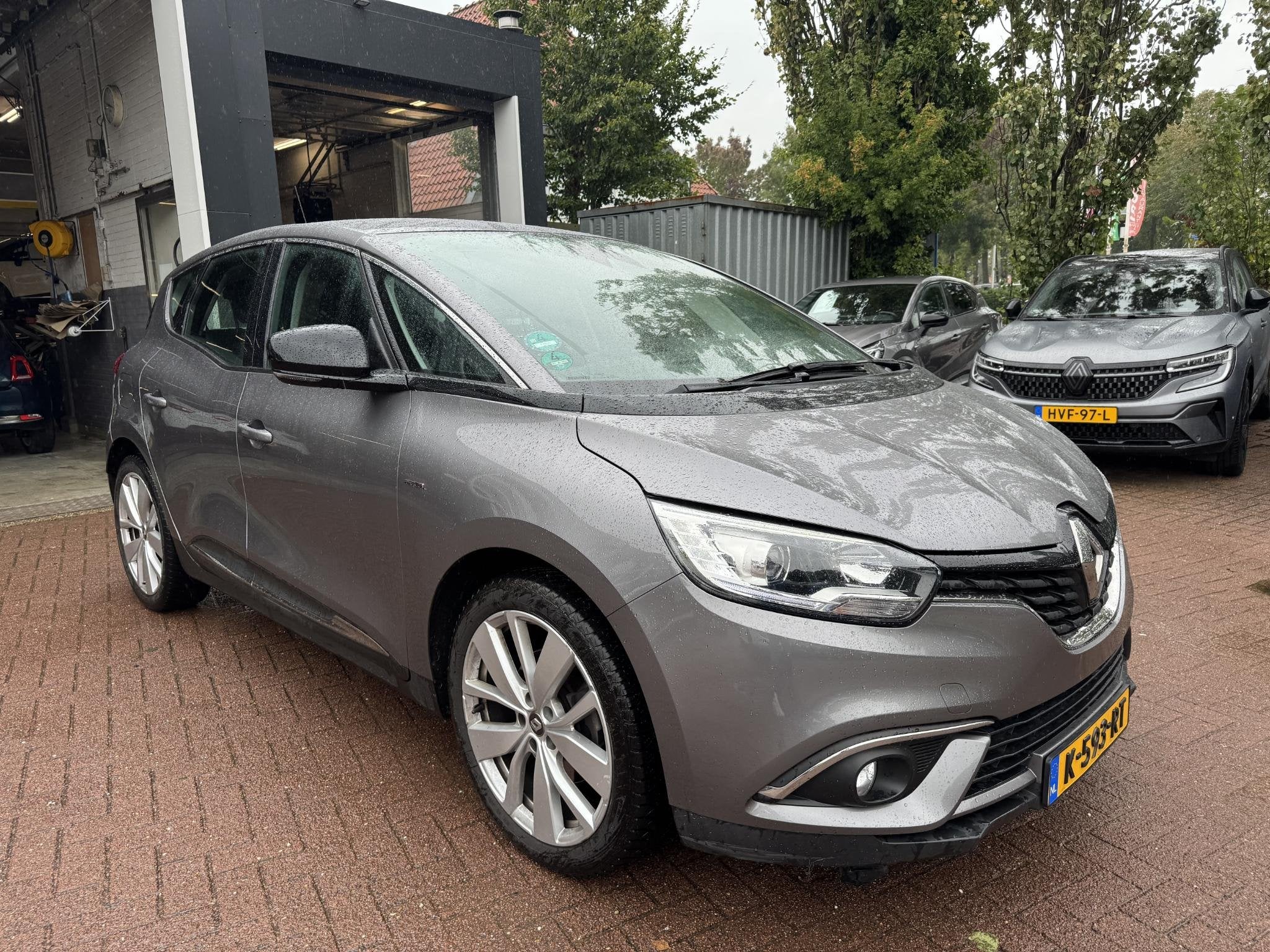 Renault Scénic 1.3 TCe Limited+Trekhaak!, Auto's, Voorwielaandrijving, Stof, Gebruikt, Euro 6