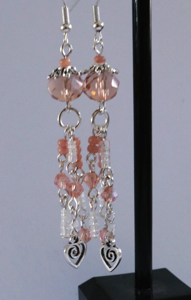 Mooie lange oorbellen in beige, wit en zilver, Overige materialen, Hangers, Beige, Nieuw
