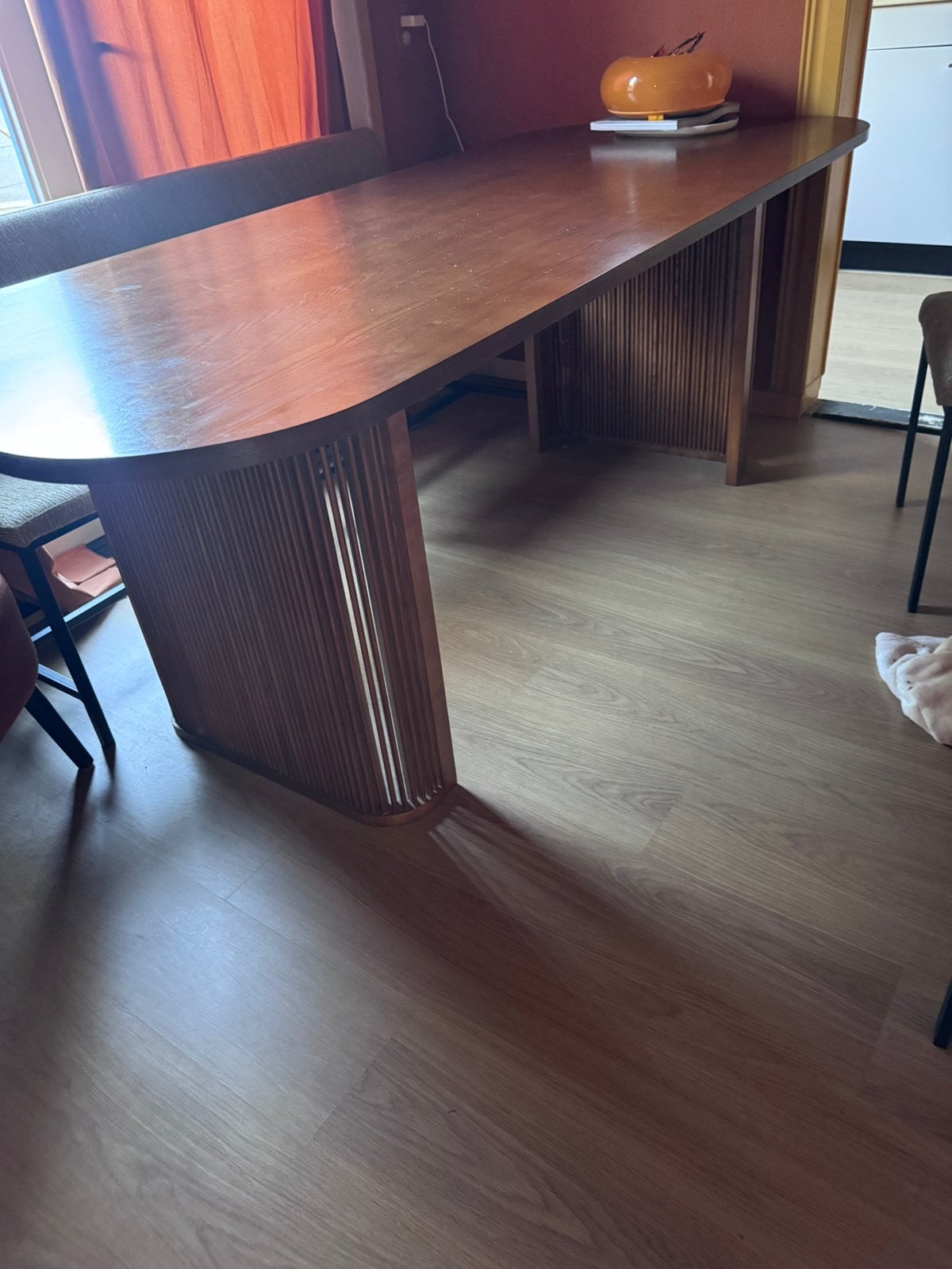 Wehkamp cabana eettafel+ bank en stoelen, Ophalen, Gebruikt, Walnootkleur en gemaakt van essenhout, 200 cm of meer
