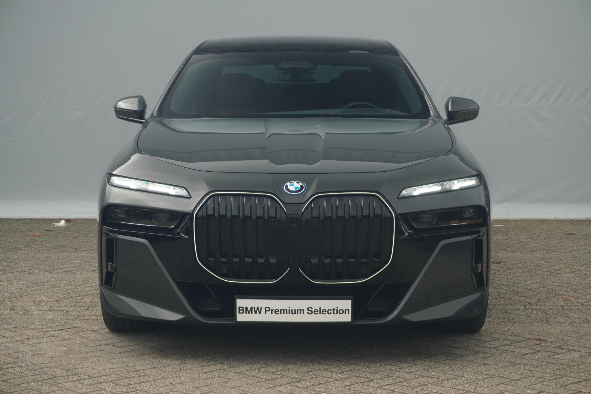 BMW 7 Serie 750e xDrive | M Sportpakket Pro | Panoramadak Sk, Auto's, Metallic lak, Stof, Gebruikt, 489 pk
