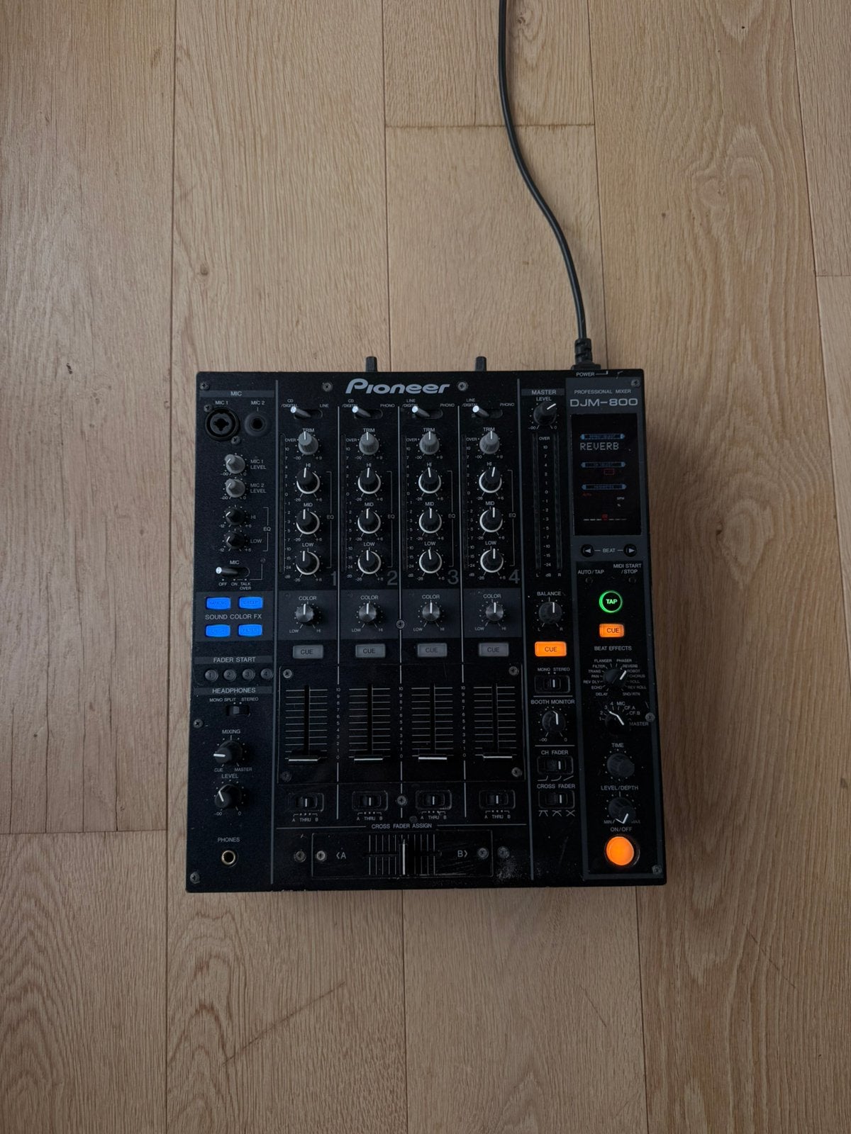 Pioneer mixer DJM 800 met stofkap en flightcase, Muziek en Instrumenten, Ophalen, Zo goed als nieuw, Minder dan 5 kanalen