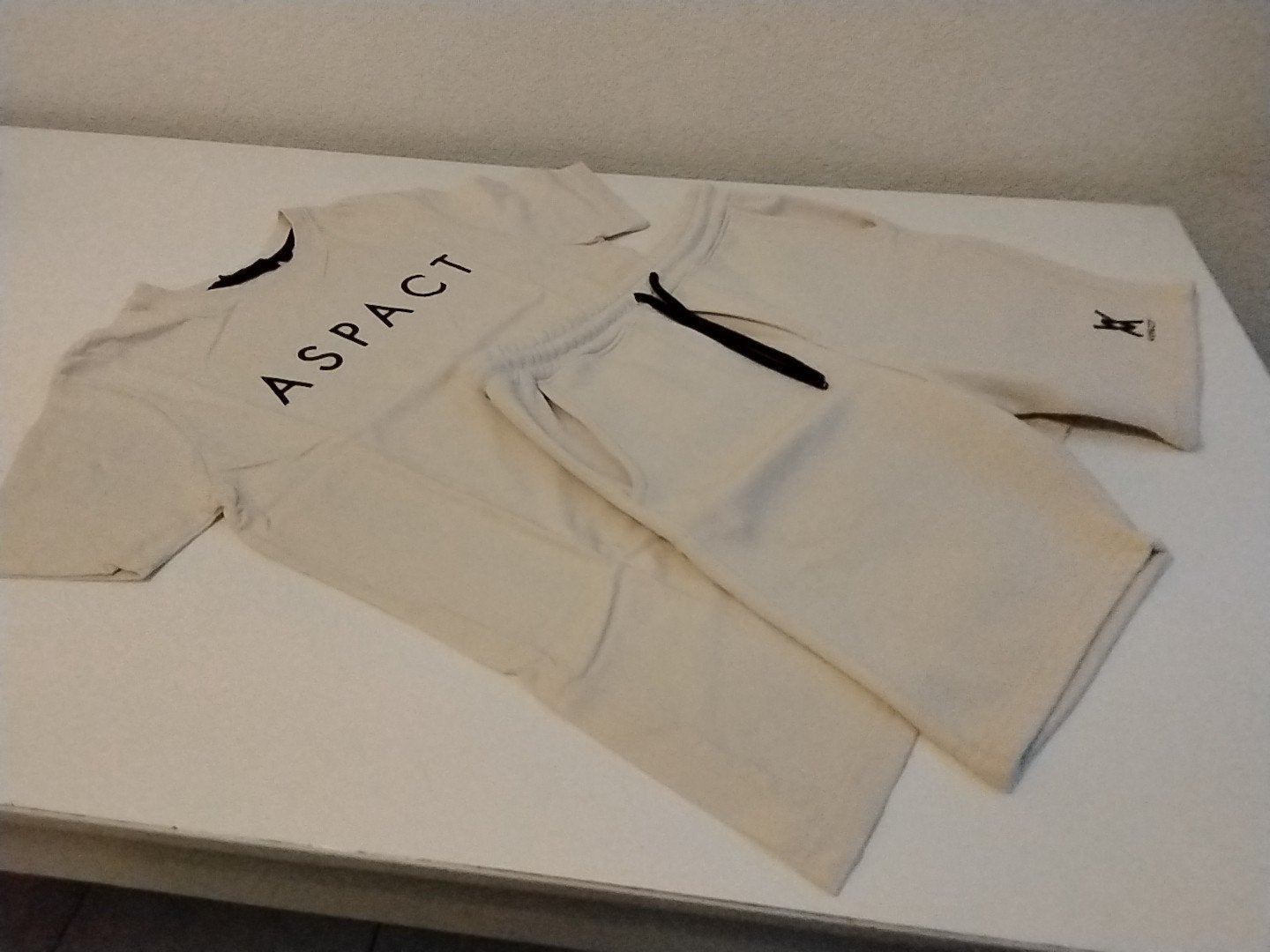 Zgan Aspact beige t-shirt en short,  maat L en M, Ophalen of Verzenden, Zo goed als nieuw