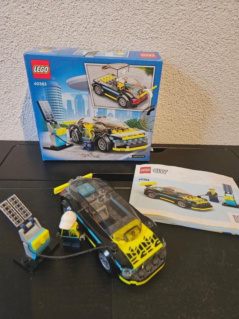 LEGO City 60383 – Elektrische sportauto met laadpunt, Kinderen en Baby's, Speelgoed | Duplo en Lego, Zo goed als nieuw, Lego, Complete set
