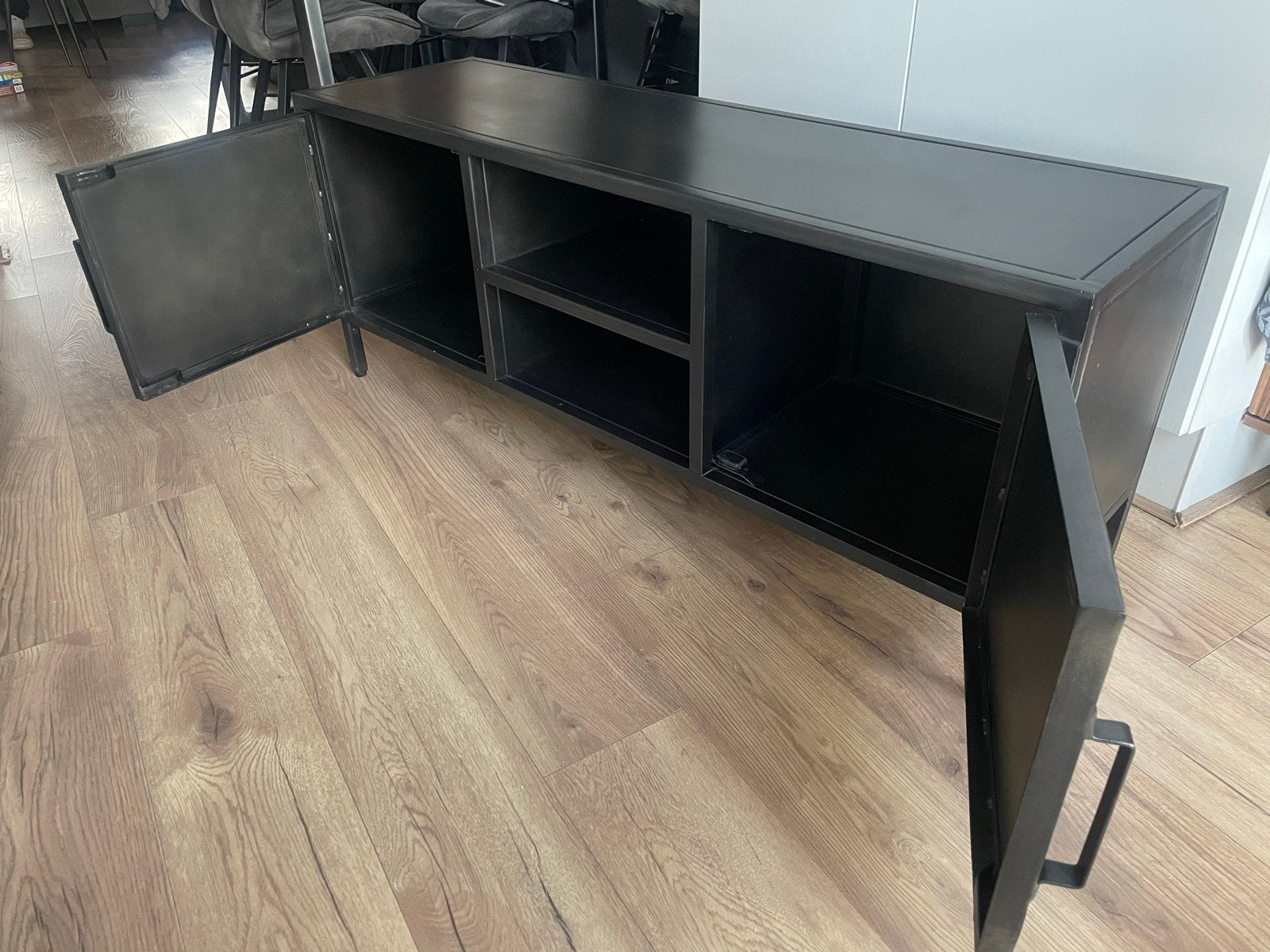 TV-meubel - metaal met antique finish | 137 cm, Ophalen, 100 tot 150 cm, Zo goed als nieuw, Minder dan 100 cm