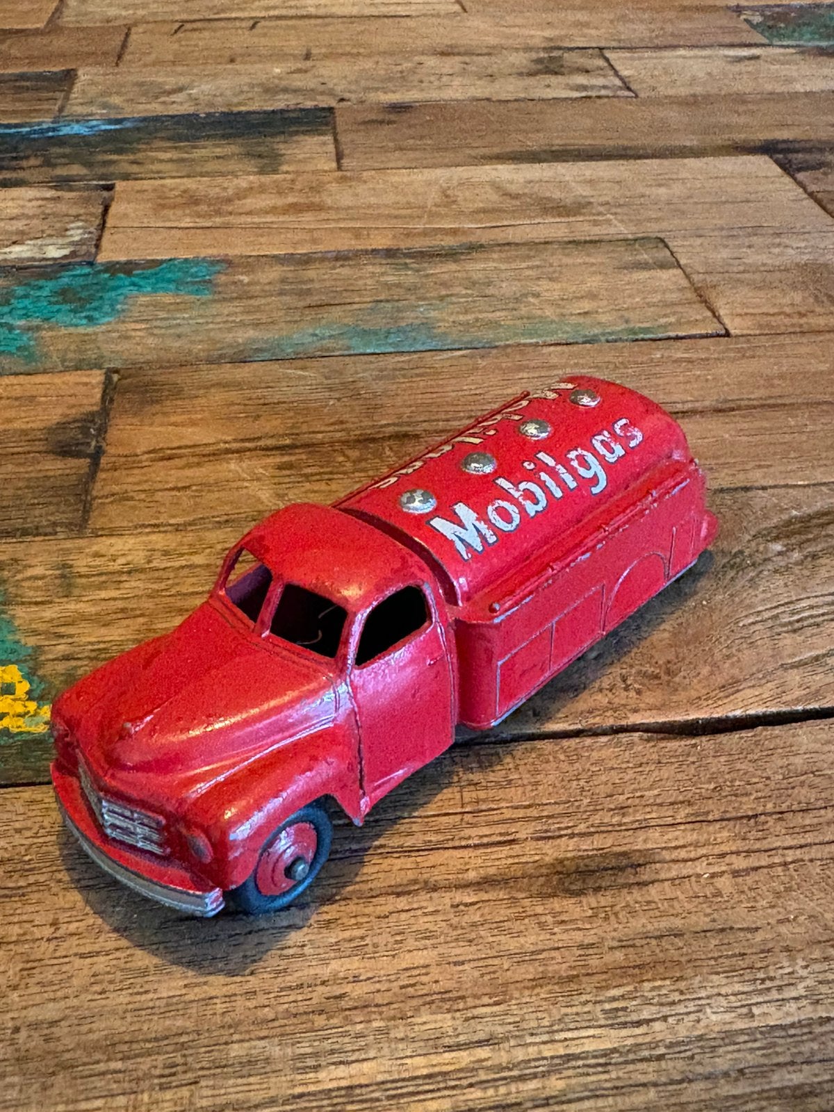 Dinky Toys 25D Mobilgas benzinetanker – vroege uitvoering, Ophalen of Verzenden, Gebruikt, Bus of Vrachtwagen, Dinky Toys