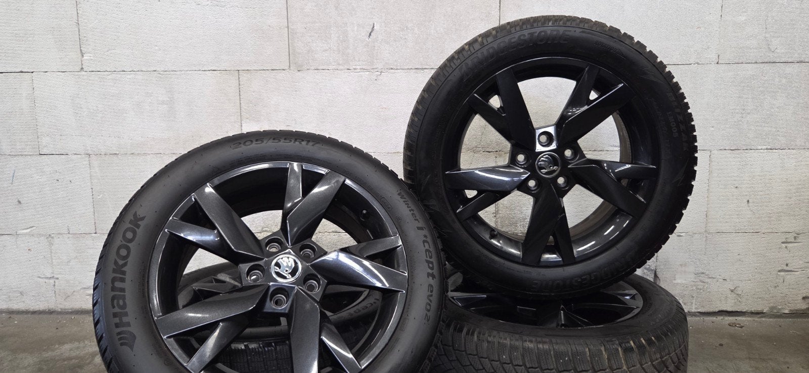17" Skoda Octavia iV originele velgen winterbanden 7mm, Auto-onderdelen, Banden en Velgen, Gebruikt, Banden en Velgen, 17 inch