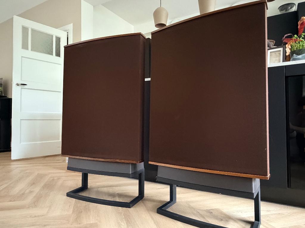 Quad ESL 63 elektrostatische luidsprekers met stands, Zo goed als nieuw, 120 watt of meer, Front, Rear of Stereo speakers, Ophalen