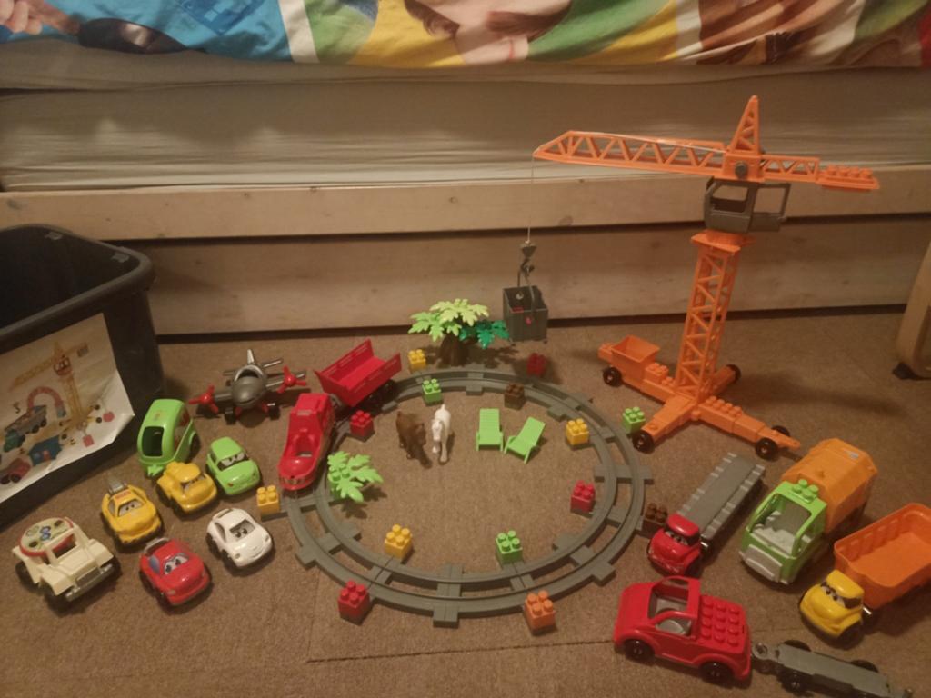 Duplo Treinbaan met Hijskraan en Accessoires, Kinderen en Baby's, Speelgoed | Duplo en Lego, Gebruikt, Ophalen of Verzenden, Duplo