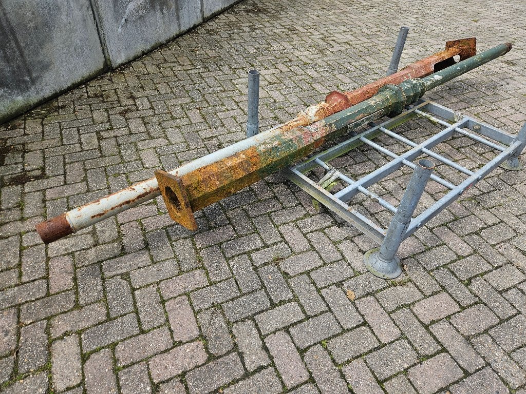 2 Antieke gietijzeren palen / lantarenpalen, Ophalen