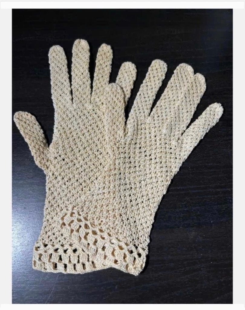 Mooie antiek gehaakte handschoentjes crème kleurig, Antiek en Kunst, Ophalen of Verzenden