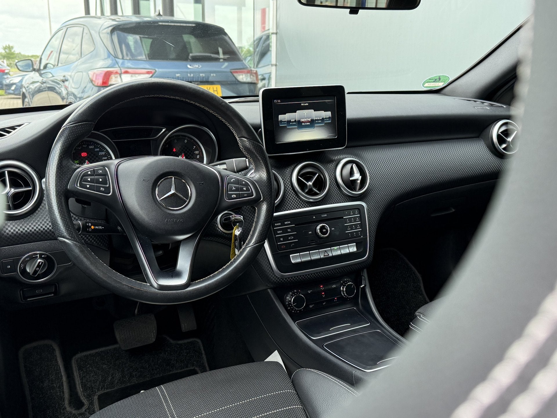 Mercedes-Benz A-Klasse BWJ 2016 180 AMG 123 PK Night Edition, 4 cilinders, Met garantie (alle), Leder en Stof, 1595 cc