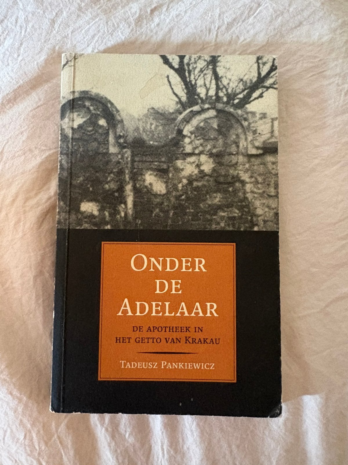 T. Pankiewicz - Onder de adelaar, Boeken, Ophalen of Verzenden, Zo goed als nieuw, T. Pankiewicz