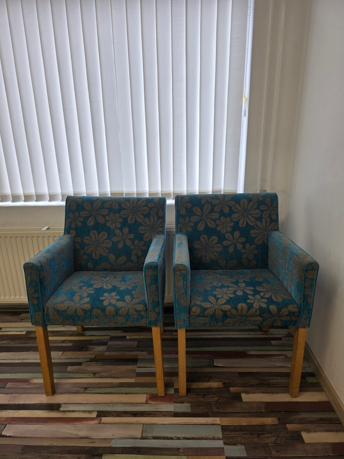 Twee comfortabele fauteuils met bloemmotief, Ophalen, Hout, Gebruikt, Twee