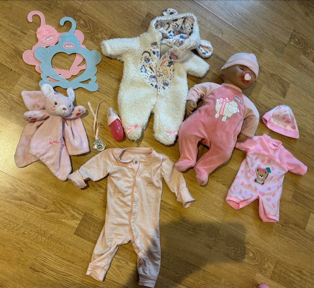 Baby Annabell pop met kleding en accessoires, Ophalen of Verzenden, Gebruikt, Babypop