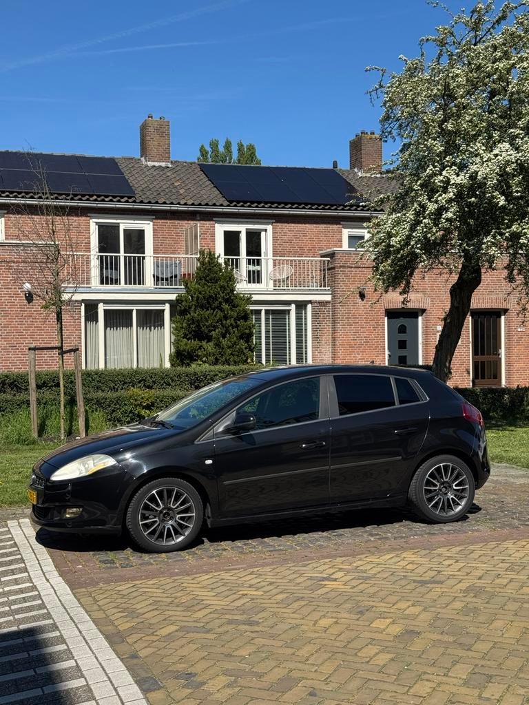Fiat Bravo 1.4 16V 88KW 5DR 2008 Zwart, Voorwielaandrijving, Zwart, 4 cilinders, Zwart