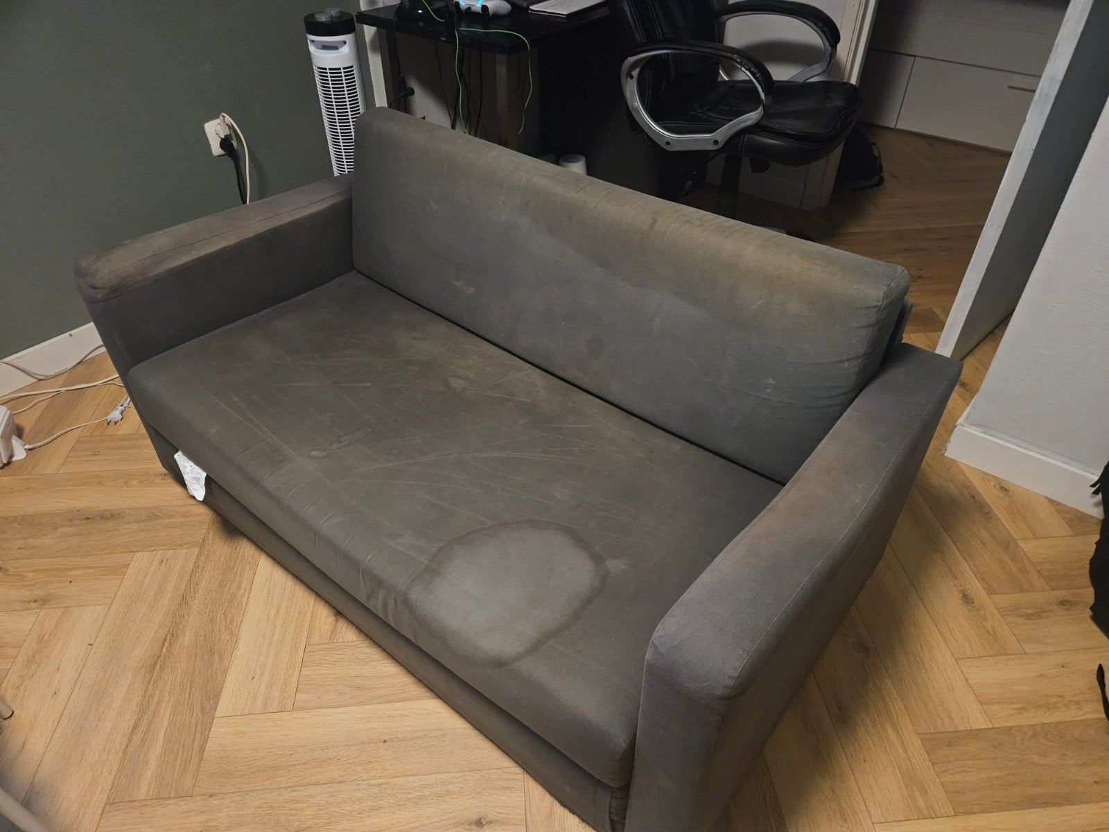 Slaapbank met bleekvlek - functioneel maar met vlek, Huis en Inrichting, Ophalen, Gebruikt, Eenpersoons, 140 cm