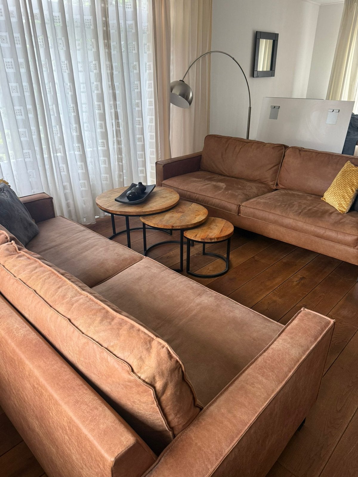 2 banken met tafelset, Huis en Inrichting, Ophalen of Verzenden, Zo goed als nieuw