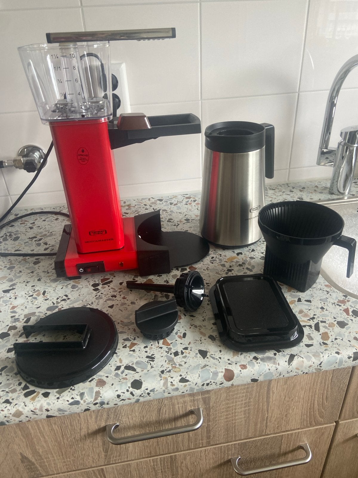 Moccamaster KBG Select Koffiezetapparaat Rood, Witgoed en Apparatuur, Koffiezetapparaten, Ophalen, Afneembaar waterreservoir, 10 kopjes of meer