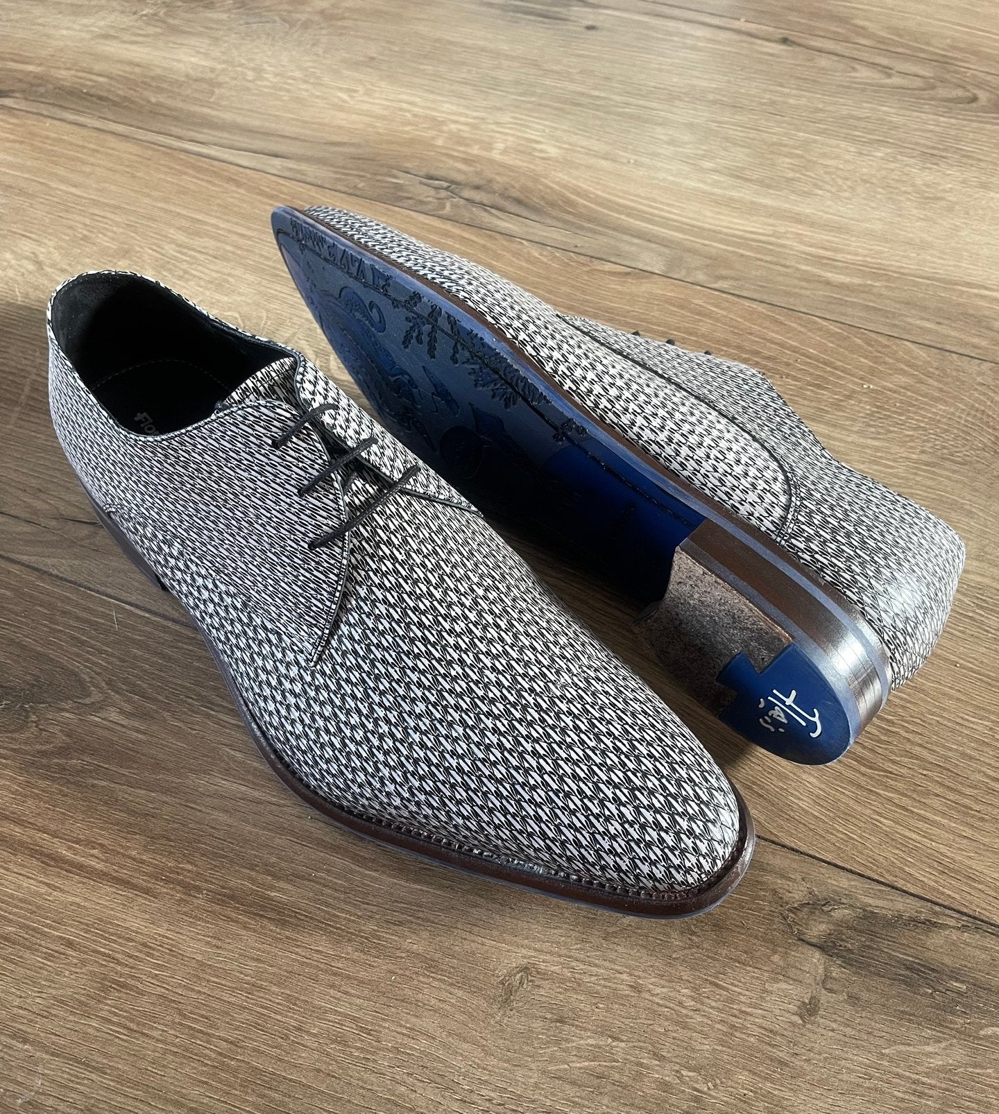 Floris van Bommel De Netter 17.03 maat 44,5, Ophalen of Verzenden, Zo goed als nieuw, Overige kleuren, Veterschoenen