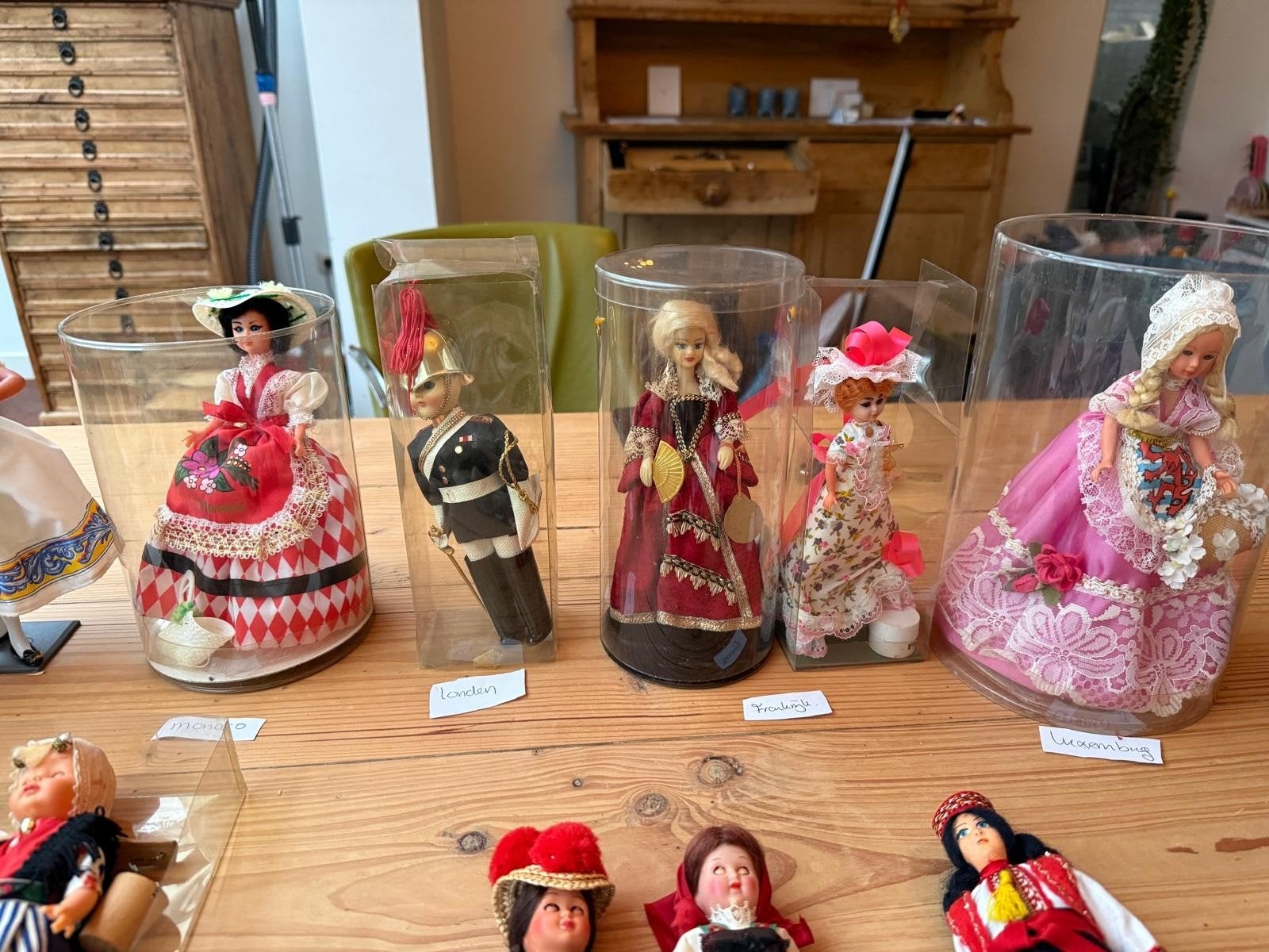 klederdracht poppen., Ophalen of Verzenden, Zo goed als nieuw