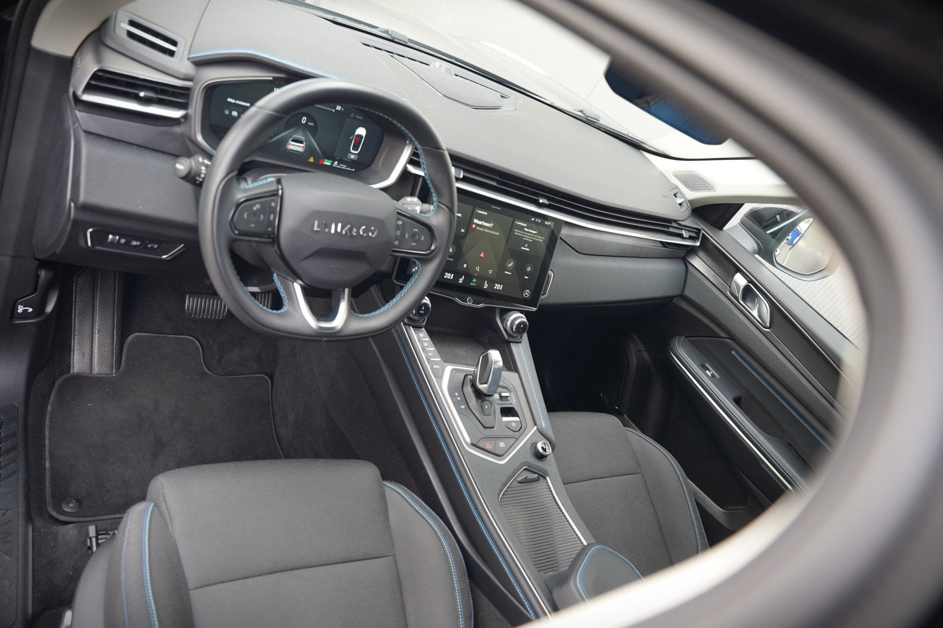 Lynk & Co 01 1.5 | Panoramadak | Stoelverwarming | Keyless |, Dealer onderhouden, Stof, Gebruikt, Zwart