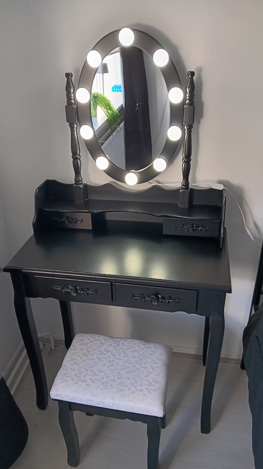 Zwarte Kaptafel met Verlichte Spiegel en Krukje, Ophalen, 100 tot 150 cm, 50 tot 100 cm, Zo goed als nieuw