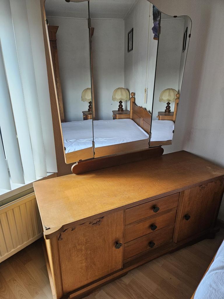 Vintage houten kaptafel met drieluik spiegel, Ophalen