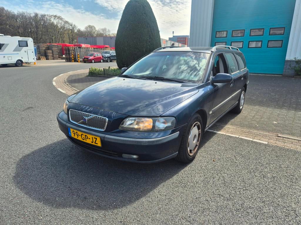 Volvo V70 2.4 Comfort Line Airco Nap, Voorwielaandrijving, Stof, Zwart, 129 €/maand