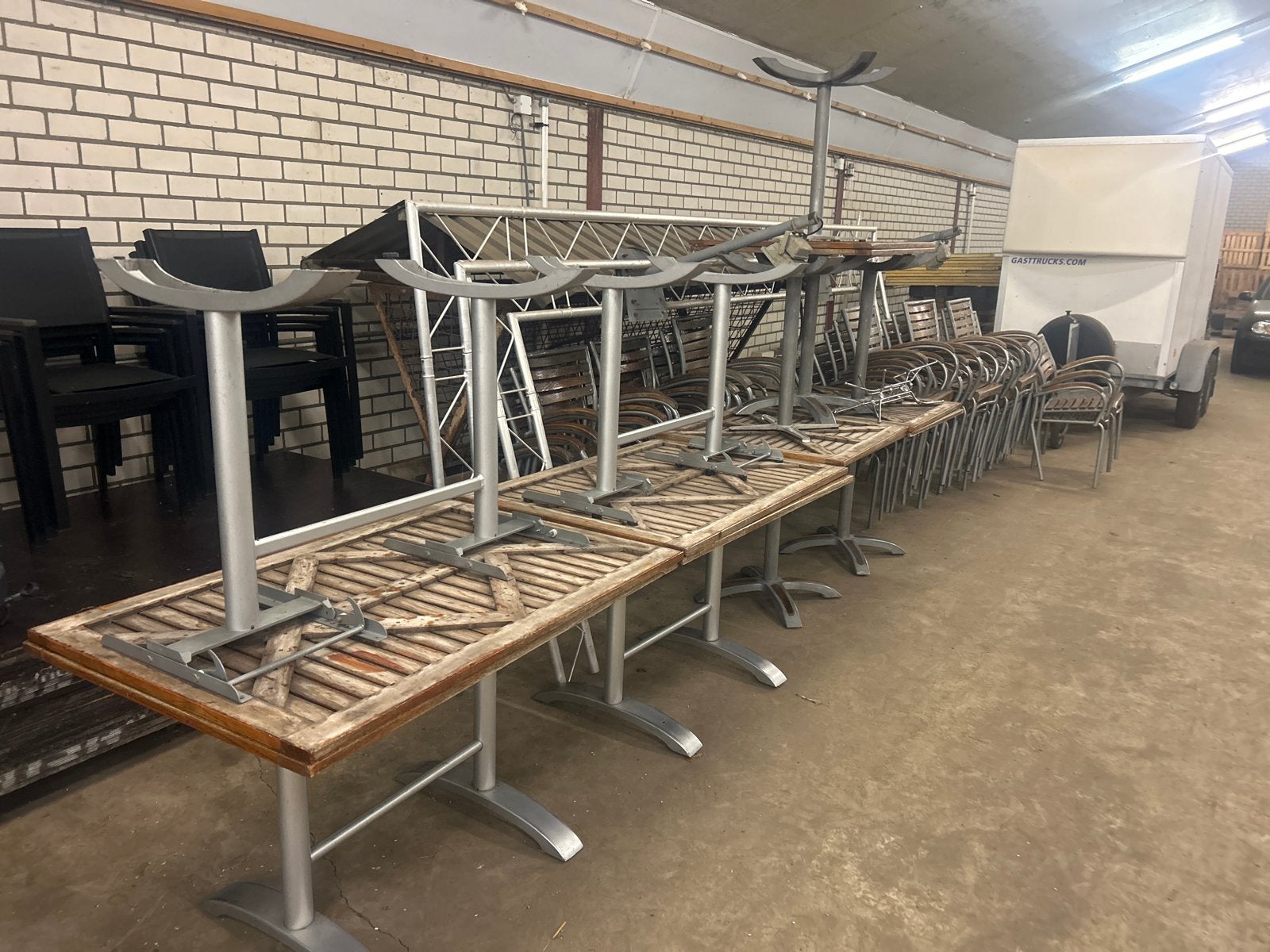 Compleet terras met 37 stoelen en 8 tafels - Horst, Ophalen, Gebruikt, Eettafel, Meer dan 8 zitplaatsen