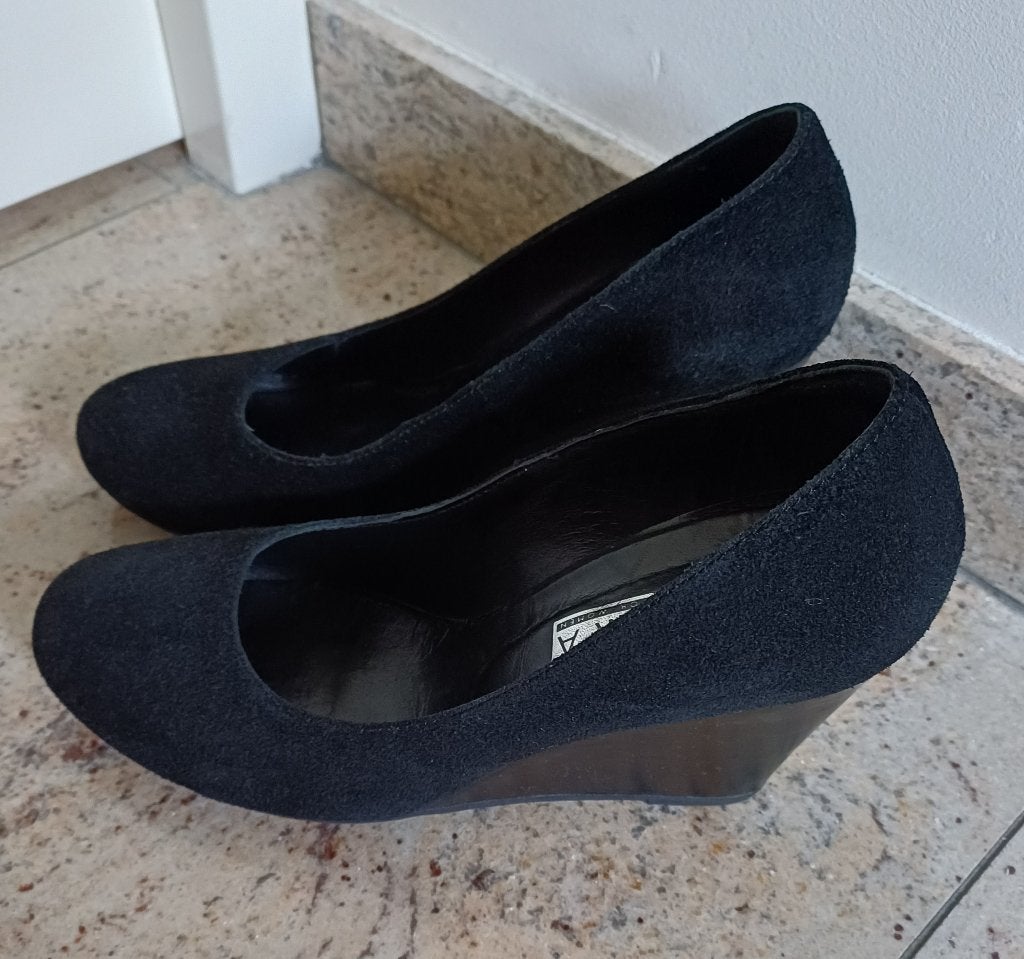 Zwarte schoen merk Mezura sleehak maat 36 Suede  ( Jool ), Pumps, Zwart, Ophalen of Verzenden, Zo goed als nieuw